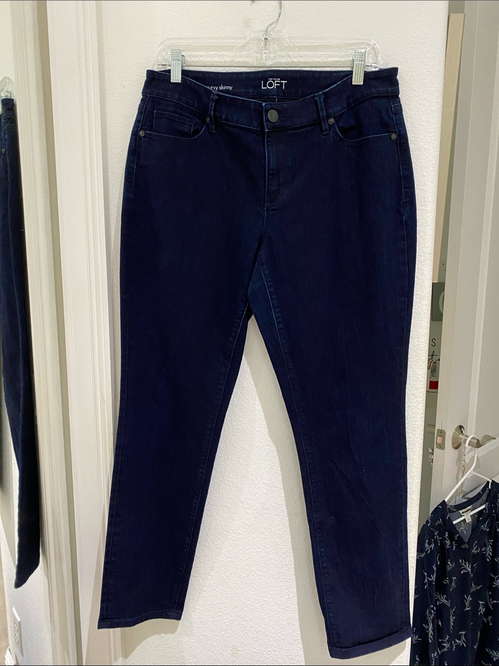 LOFT Curvy Skinny Dark Wash Jeans Size 30 / 10 - Style 313810 - Excellent Cond.